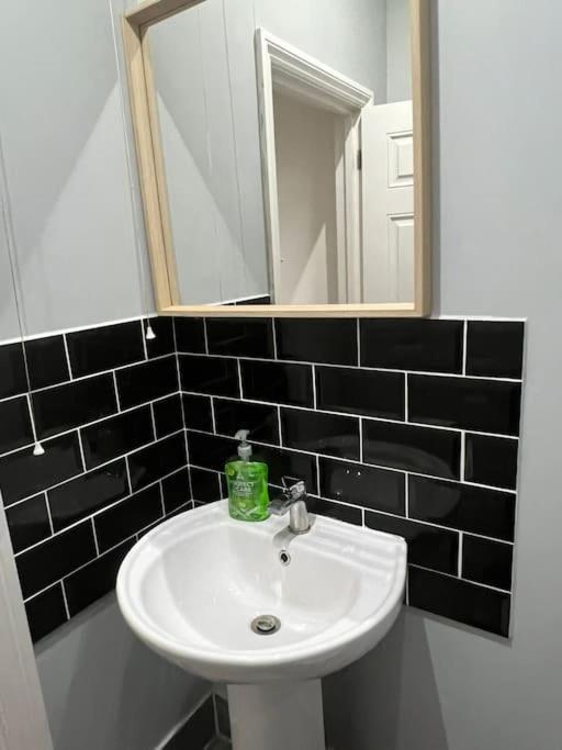 001- Lovely 3-Bedroom Very Close To Oxford Street Лондон Екстер'єр фото